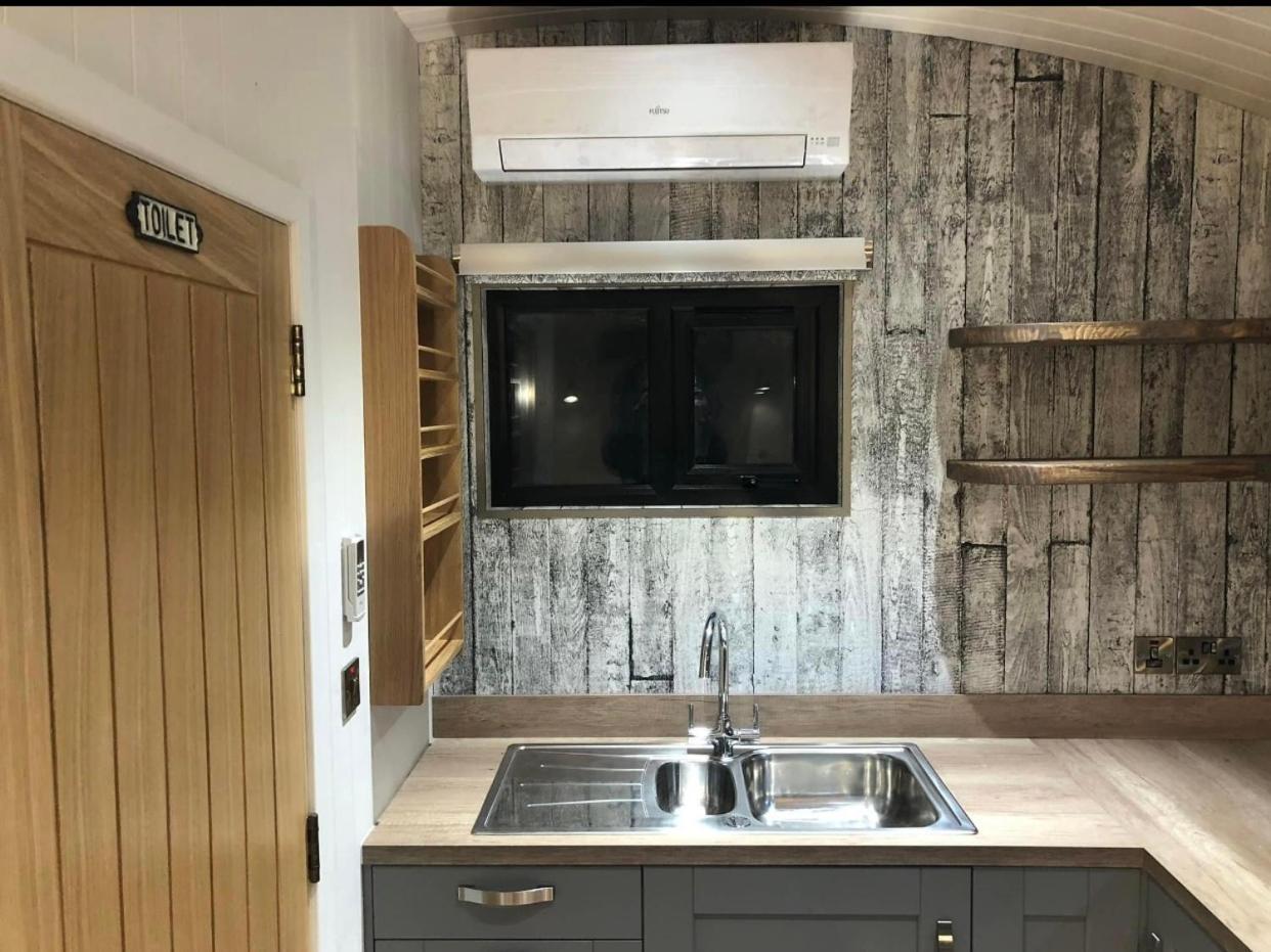 Gorestown Glamping Chalets Drummond Extérieur photo